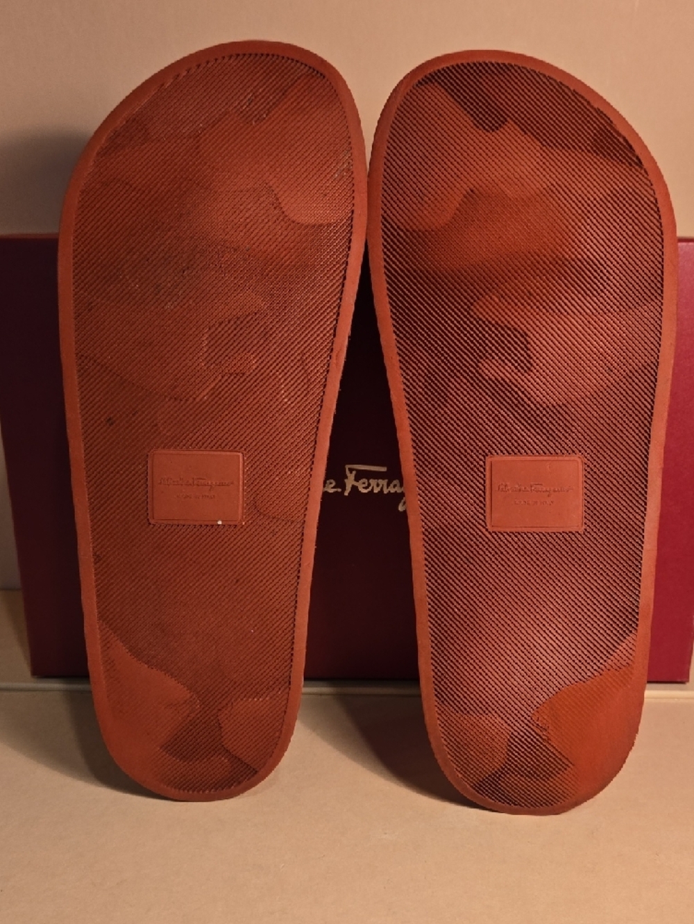 SALVATORE FERRAGAMO Men's 11M Red & Gold GROOVE Slides FLIP-FLOPS #423 - Picture 6 of 16